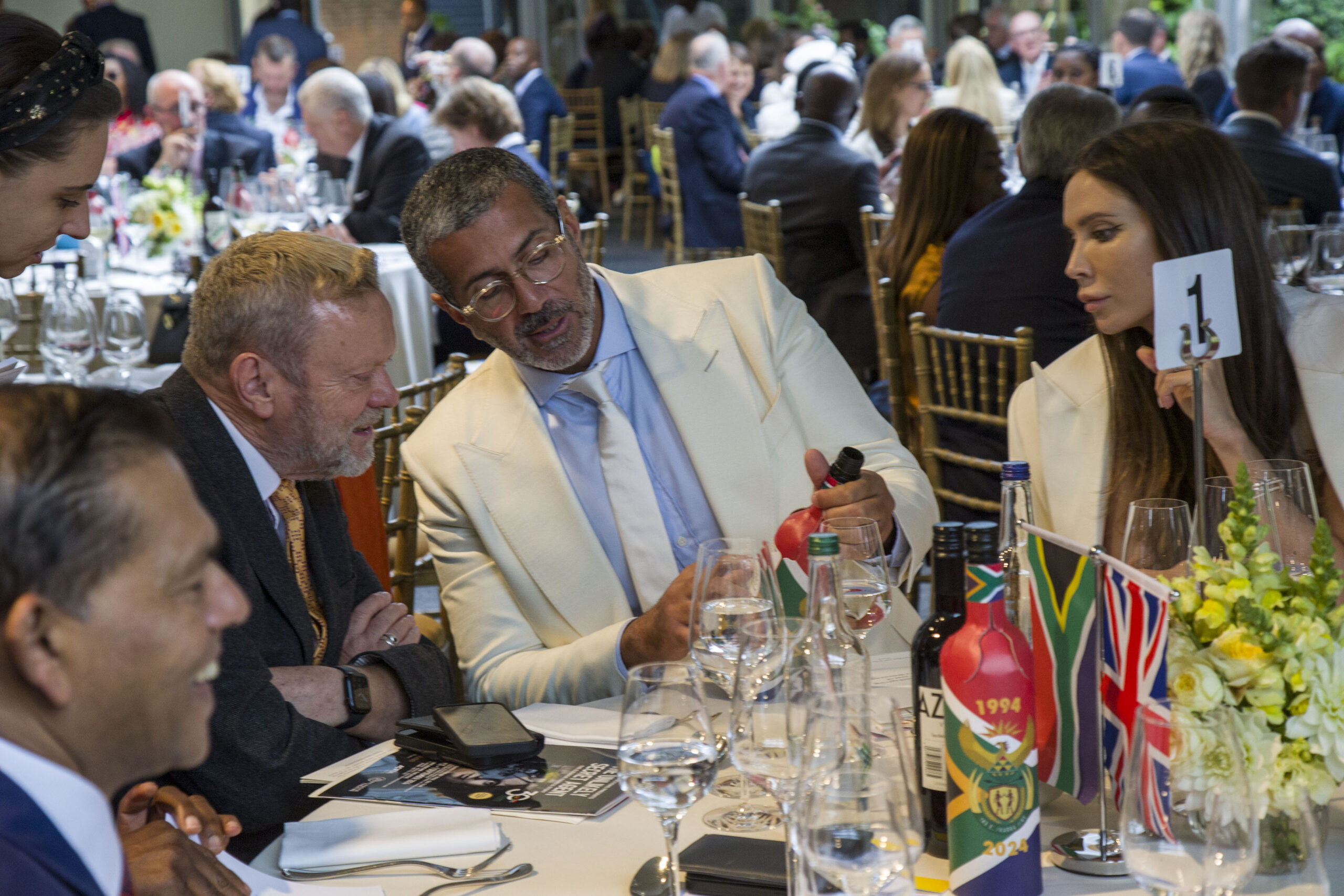 Frugalpac marks 30th anniversary of South African democracy at Westminster Abbey event